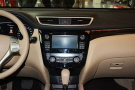 2014款日产奇骏2.5L