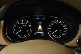 2014款日产奇骏2.5L