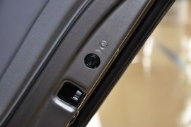 2014款斯柯达速派1.8TSI手自一体名仕版