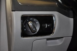 2014款斯柯达速派1.8TSI手自一体名仕版
