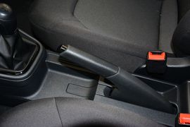 2013款大众捷达1.6L手动时尚型