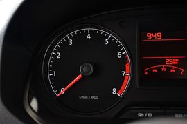 2013款大众捷达1.6L手动时尚型