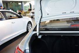 2011款现代悦动1.6