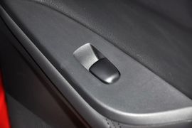 2011款日产骐达1.6L