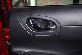 2011款日产骐达1.6L