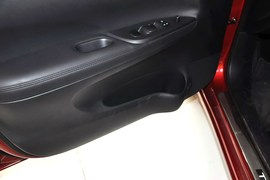 2011款日产骐达1.6L