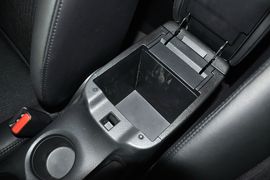2011款日产骐达1.6L