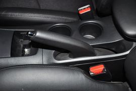 2011款日产骐达1.6L