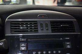 2011款日产骐达1.6L