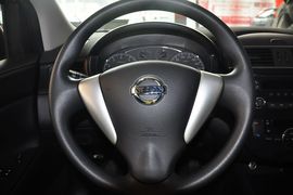 2011款日产骐达1.6L