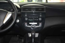 2011款日产骐达1.6L