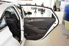 2013款北京现代索纳塔八2.0L