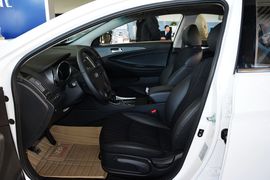 2013款北京现代索纳塔八2.0L