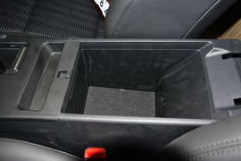 2013款北京现代索纳塔八2.0L