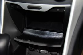2013款北京现代索纳塔八2.0L