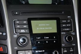 2013款北京现代索纳塔八2.0L