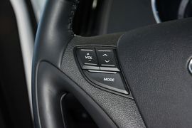 2013款北京现代索纳塔八2.0L