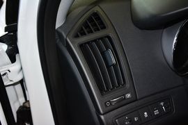 2013款北京现代索纳塔八2.0L