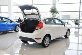 2013款福特嘉年华两厢1.5L自动运动型