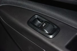 2013款福特嘉年华两厢1.5L自动运动型