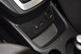 2013款福特嘉年华两厢1.5L自动运动型