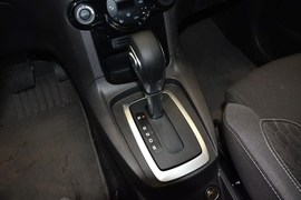 2013款福特嘉年华两厢1.5L自动运动型
