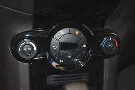 2013款福特嘉年华两厢1.5L自动运动型