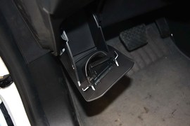 2013款福特嘉年华两厢1.5L自动运动型