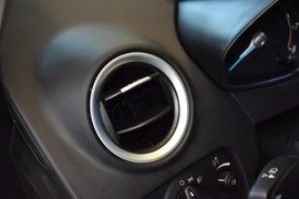 2013款福特嘉年华两厢1.5L自动运动型