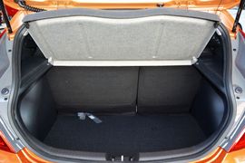 2014款现代瑞纳两厢1.6L自动型
