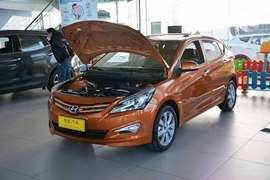 2014款现代瑞纳两厢1.6L自动型