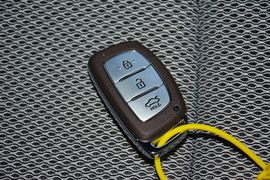 2014款现代瑞纳两厢1.6L自动型