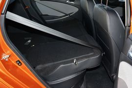 2014款现代瑞纳两厢1.6L自动型