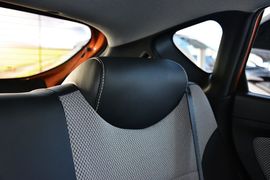 2014款现代瑞纳两厢1.6L自动型