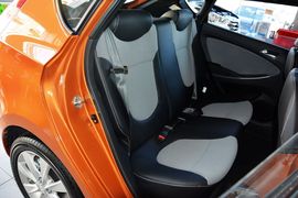 2014款现代瑞纳两厢1.6L自动型