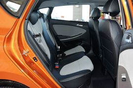 2014款现代瑞纳两厢1.6L自动型