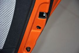 2014款现代瑞纳两厢1.6L自动型