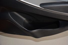 2014款现代瑞纳两厢1.6L自动型