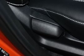 2014款现代瑞纳两厢1.6L自动型