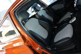 2014款现代瑞纳两厢1.6L自动型