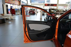 2014款现代瑞纳两厢1.6L自动型