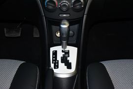 2014款现代瑞纳两厢1.6L自动型