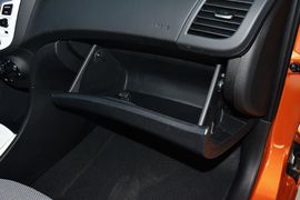 2014款现代瑞纳两厢1.6L自动型