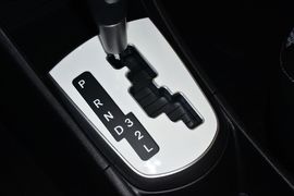2014款现代瑞纳两厢1.6L自动型