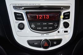 2014款现代瑞纳两厢1.6L自动型