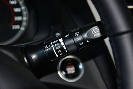 2014款现代瑞纳两厢1.6L自动型