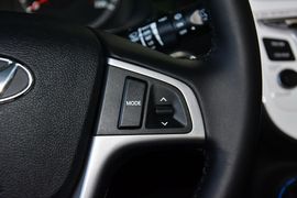 2014款现代瑞纳两厢1.6L自动型