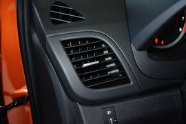 2014款现代瑞纳两厢1.6L自动型