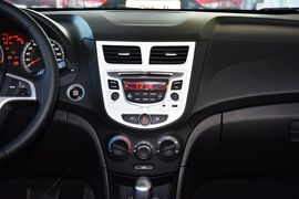 2014款现代瑞纳两厢1.6L自动型