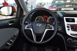 2014款现代瑞纳两厢1.6L自动型